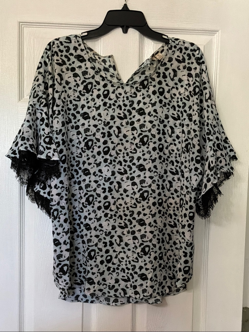 Women's Leopard Print V-Neck Top with Lace Trim - Black on Light Gray